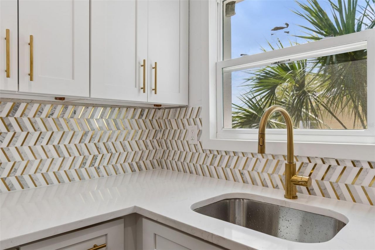 517 Hampton Avenue Ne, Saint Petersburg, FL 33703 Photo