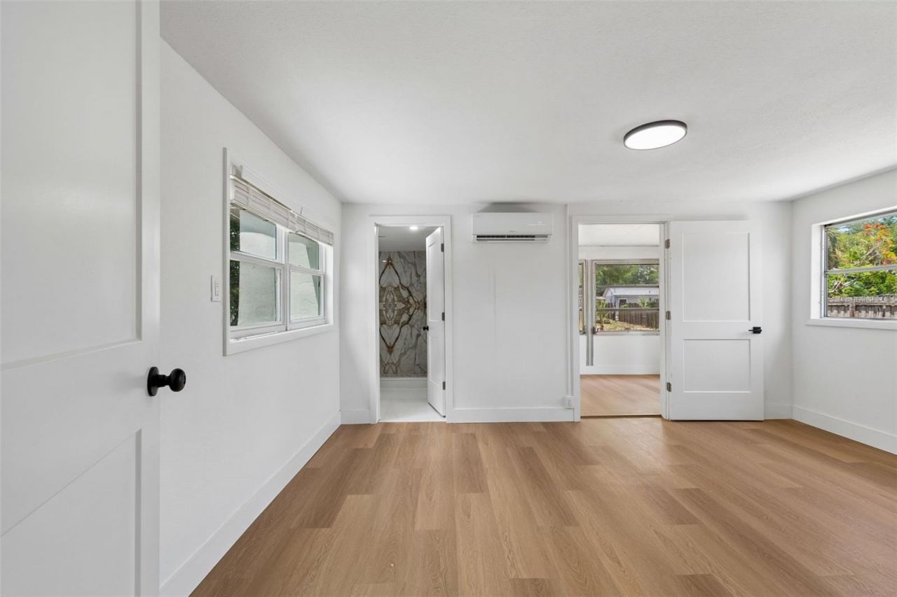 517 Hampton Avenue Ne, Saint Petersburg, FL 33703 Photo
