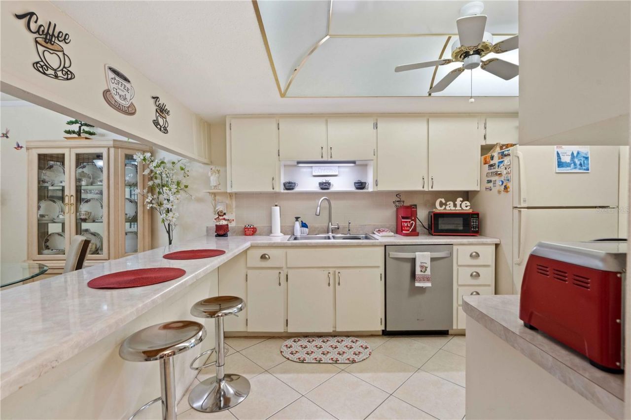 7623 Radcliffe Circle, Unit 211A, Port Richey, FL 34668 Photo