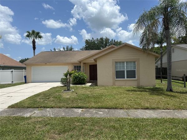 5915 TAYWOOD DRIVE , TAMPA, FL 33624