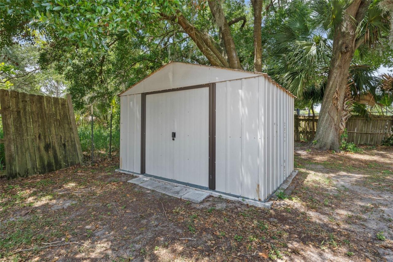 513 Dorothy Circle , Eustis, FL 32726 Photo