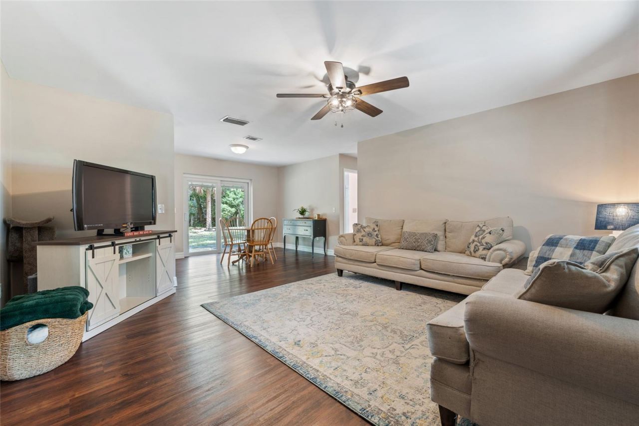 513 Dorothy Circle , Eustis, FL 32726 Photo