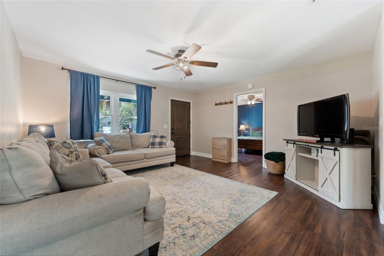513 Dorothy Circle , Eustis, FL 32726 Photo