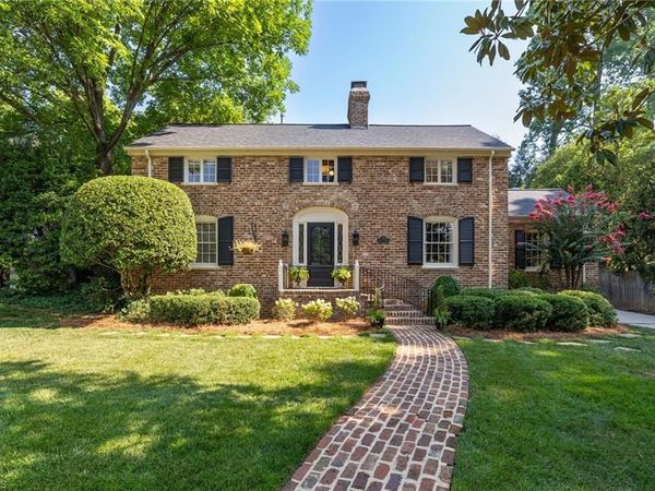 716 Dover Road , Greensboro, NC 27408