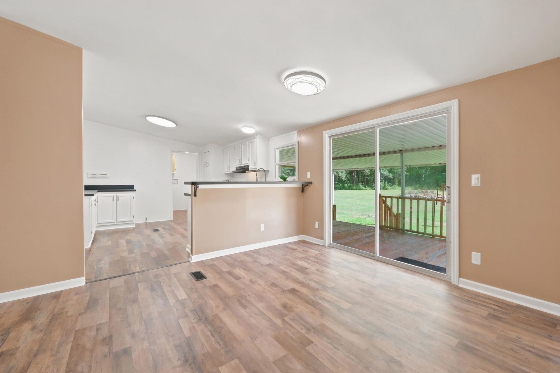 5231 Cartwheel Rd.  Photo 4