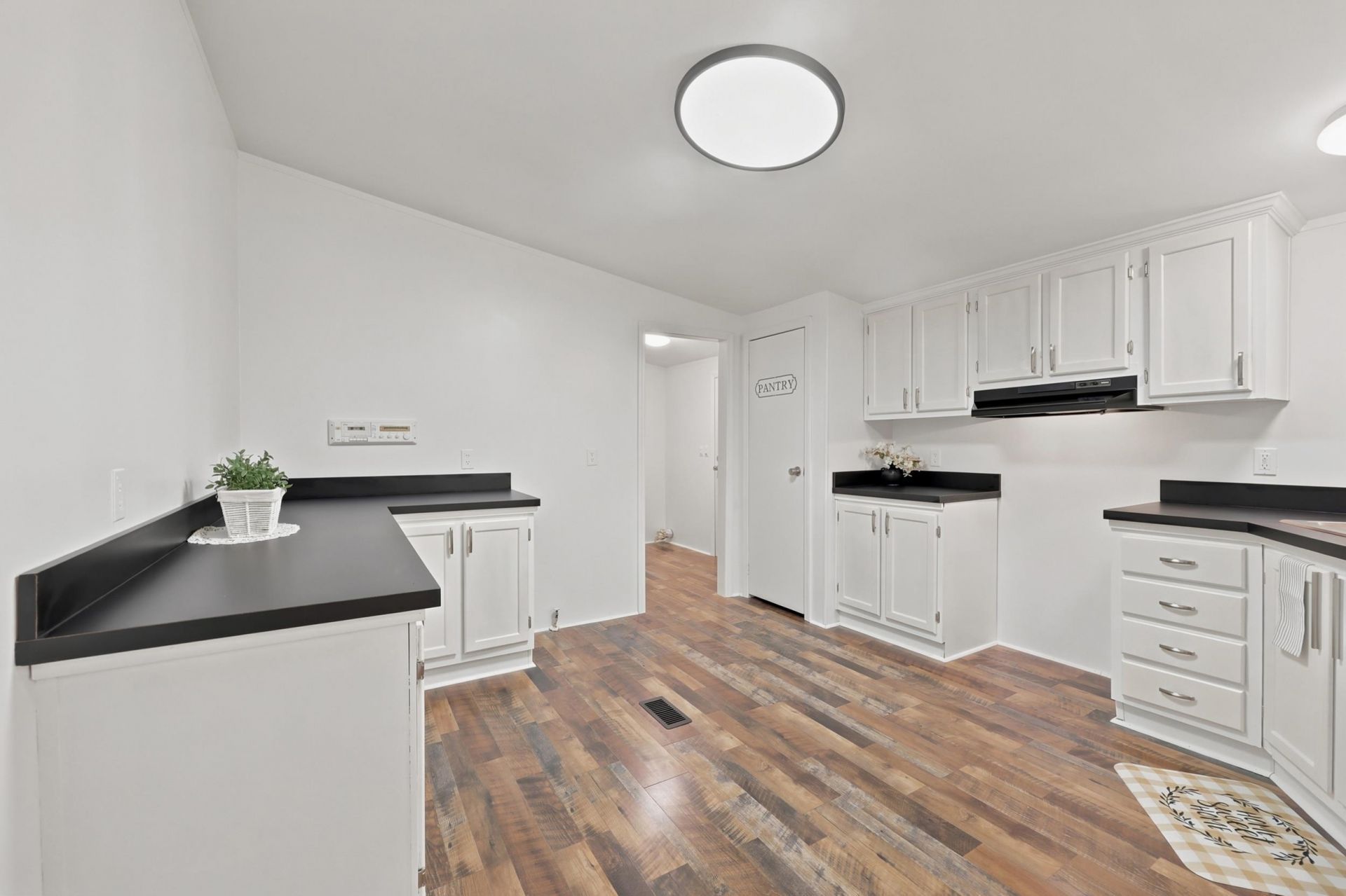 5231 Cartwheel Rd.  Photo 7