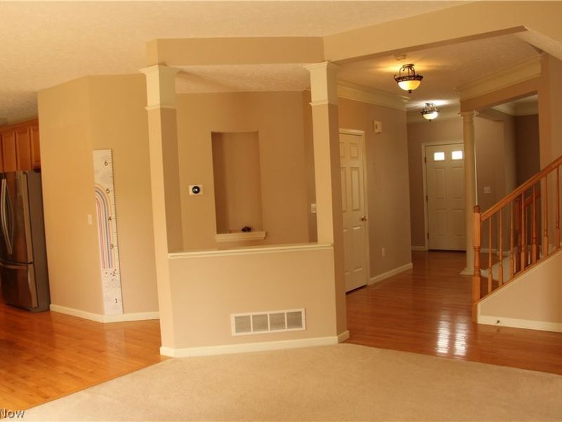 37603 Stoney Lake Drive, North Ridgeville, OH 44039 Photo 2