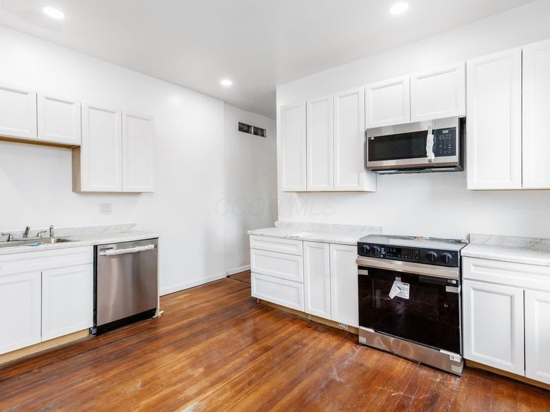 250-252 N Monroe Avenue, Columbus, OH 43203 Photo 9