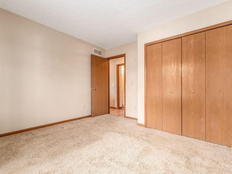 2783 Raphael Drive, Columbus, OH 43232 Photo 12