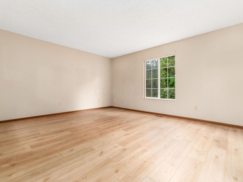 2783 Raphael Drive, Columbus, OH 43232 Photo 3