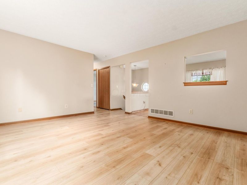 2783 Raphael Drive, Columbus, OH 43232 Photo 4