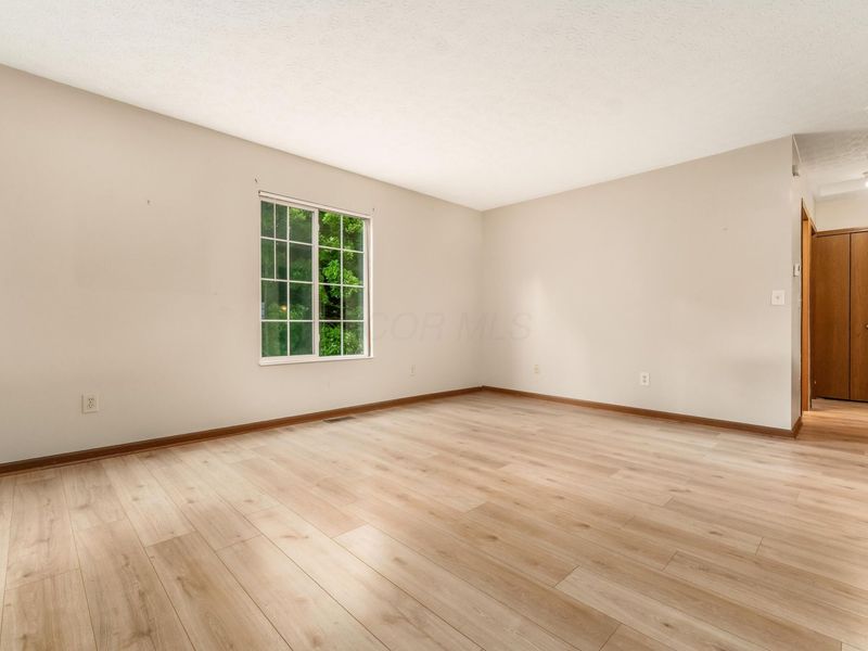 2783 Raphael Drive, Columbus, OH 43232 Photo 9