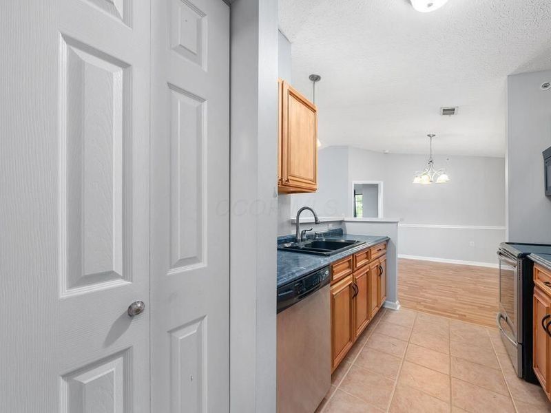 6823 Meadow Creek Drive, Unit 309, Columbus, OH 43235 Photo 14