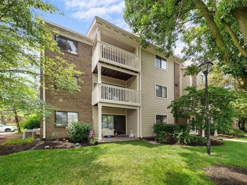 6823 Meadow Creek Drive, Unit 309, Columbus, OH 43235 Photo 2