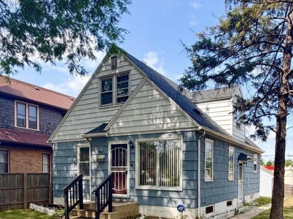 5018 W Medford AVENUE, Milwaukee, WI 53216