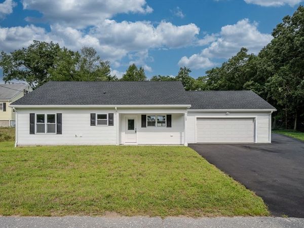109 Navy Yard Rd, Dracut, MA 01826