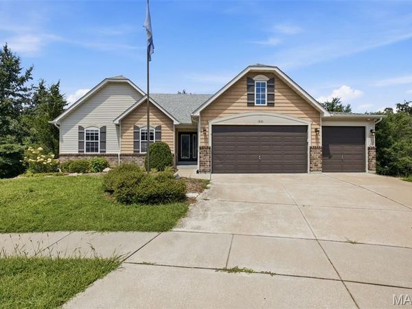 1833 Westlake Court , Pacific, MO 63069