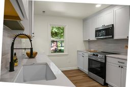 210 Laurel Avenue photo 4