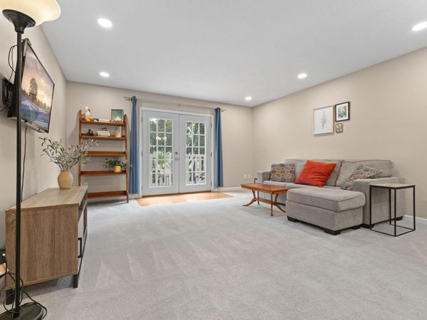 1860 Mcmenemy Street, Unit K, Maplewood, MN 55117