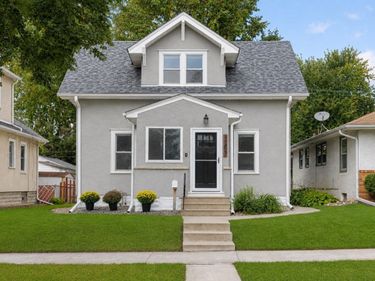 1297 Highland Parkway, Saint Paul, MN 55116