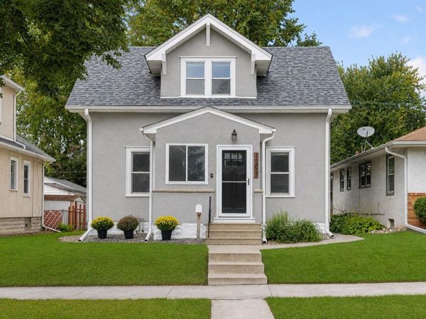 1297 Highland Parkway, Saint Paul, MN 55116