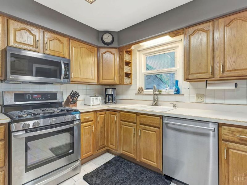 6943 Rob Vern Drive, North College Hill, OH 45239 Photo 13