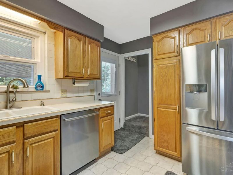 6943 Rob Vern Drive, North College Hill, OH 45239 Photo 14