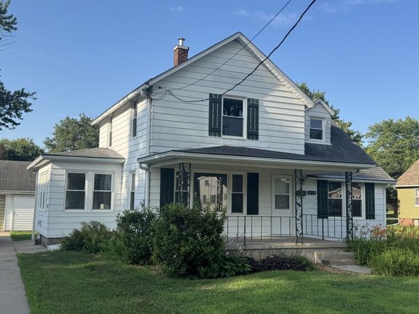 614 E Main Street , Geneseo, IL 61254