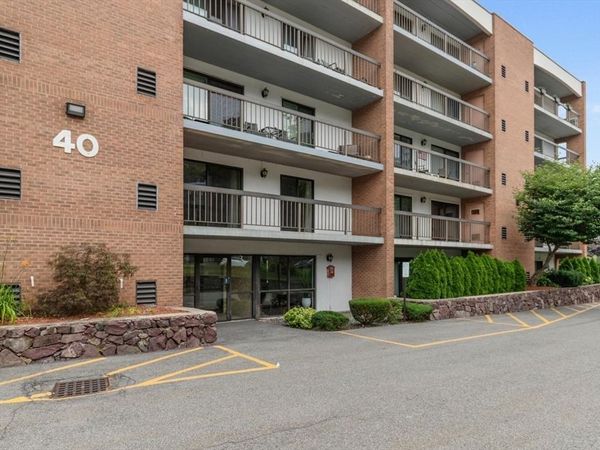 40 Main St, Unit 205, Stoneham, MA 02180