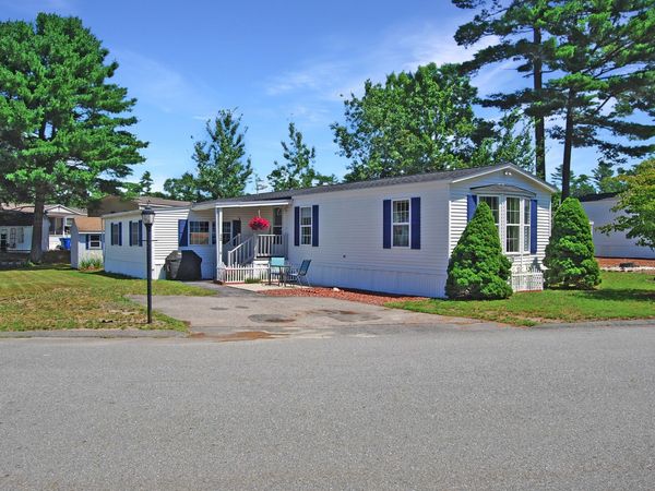 12 King Dr, Wareham, MA 02576