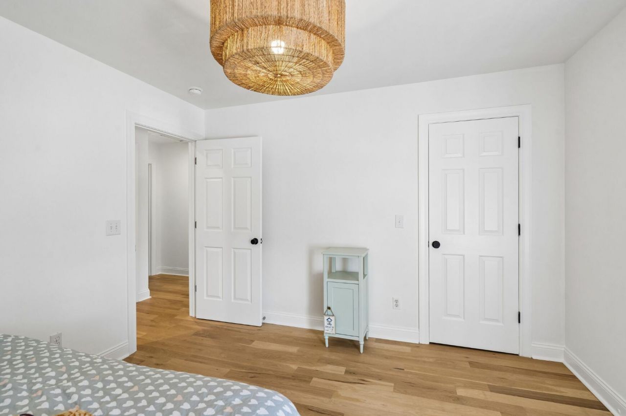 1080 Barfield Street Photo 17