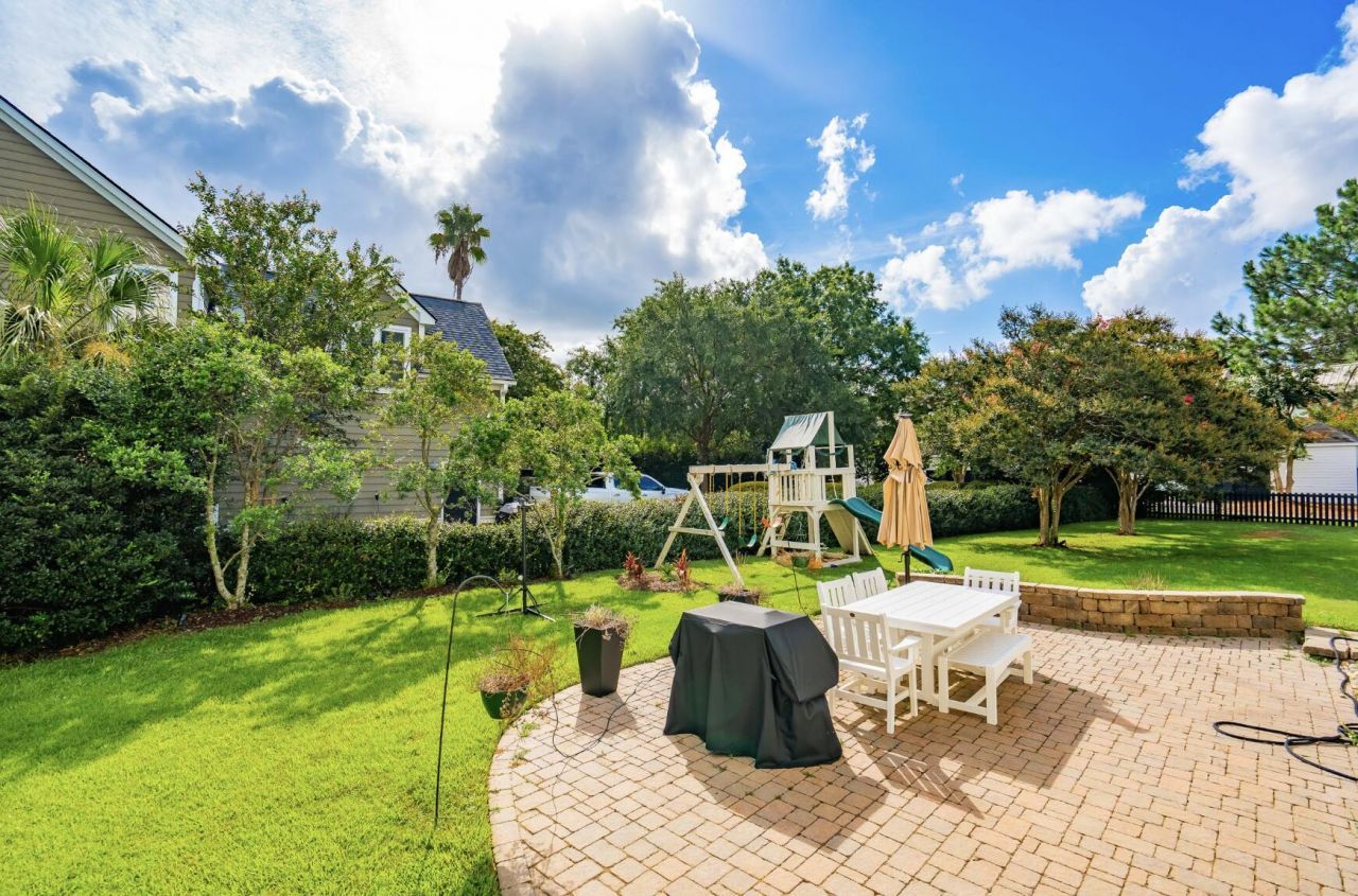 1080 Barfield Street Photo 24