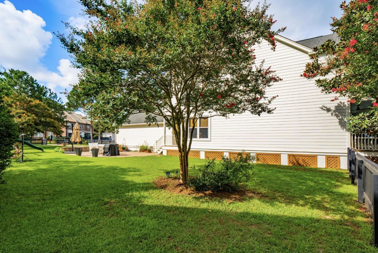 1080 Barfield Street Photo 25