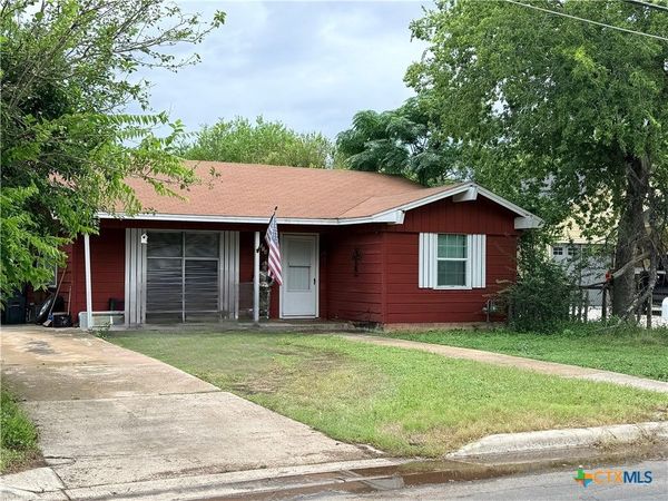 1114 Reyes Street , San Marcos, TX 78666