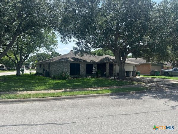 1203 Blyth Road , Victoria, TX 77904