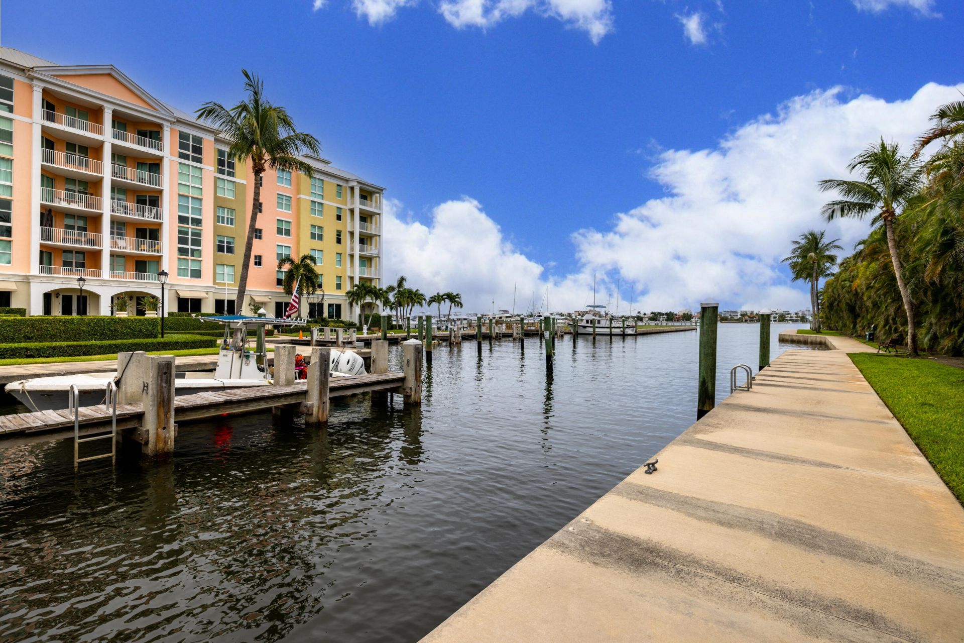 806 E Windward Way, Unit 213, Lantana, FL 33462 Photo