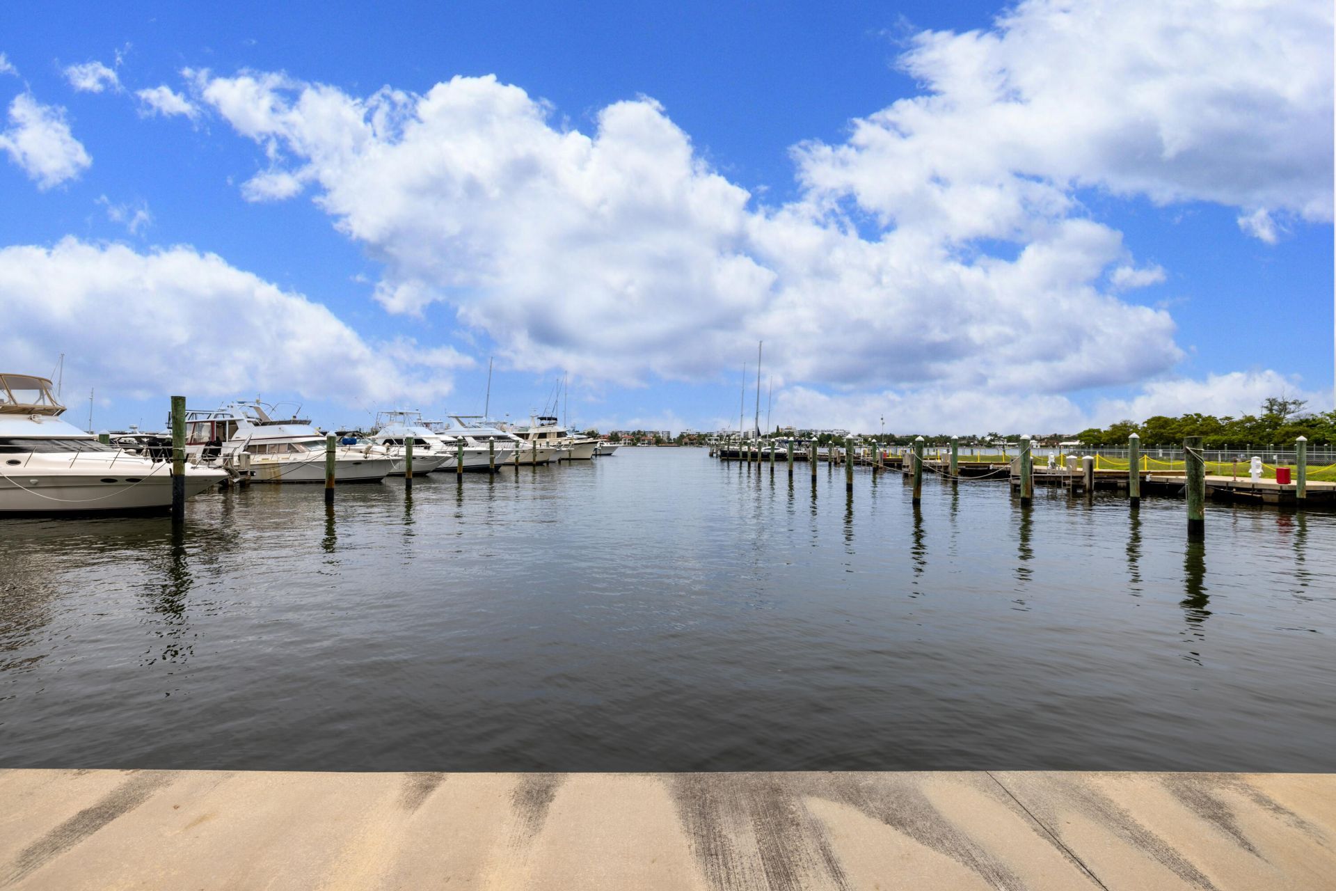 806 E Windward Way, Unit 213, Lantana, FL 33462 Photo