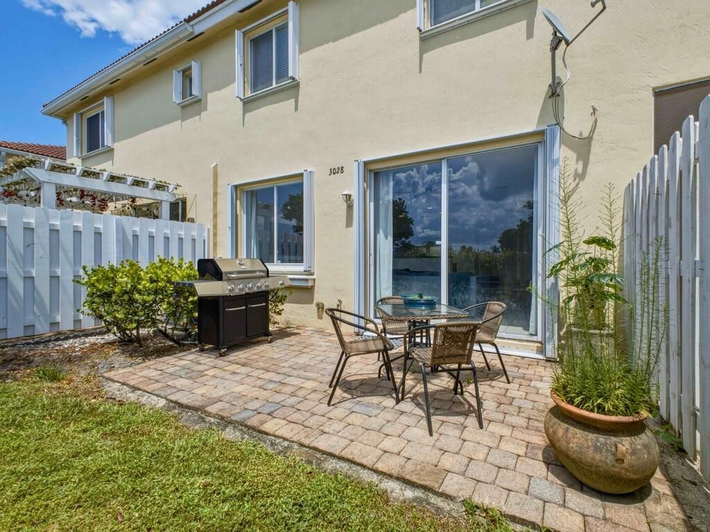 3028 N Evergreen Circle, Boynton Beach, FL 33426 Photo