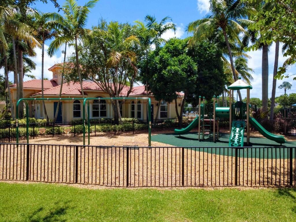 3028 N Evergreen Circle, Boynton Beach, FL 33426 Photo
