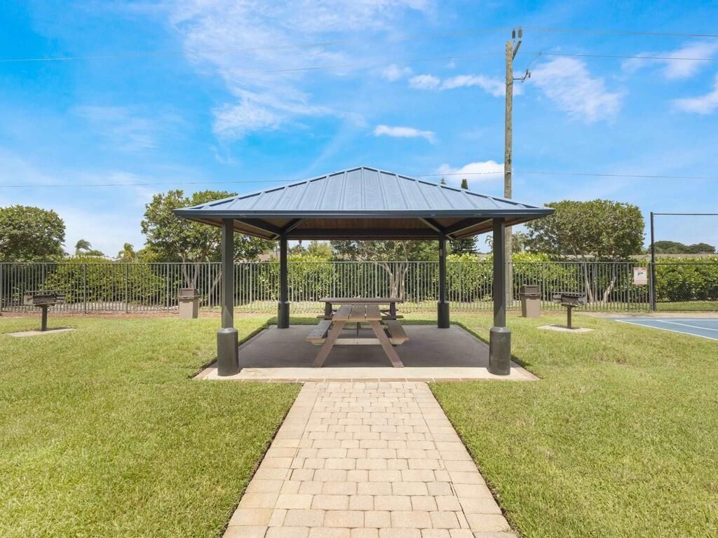 3028 N Evergreen Circle, Boynton Beach, FL 33426 Photo