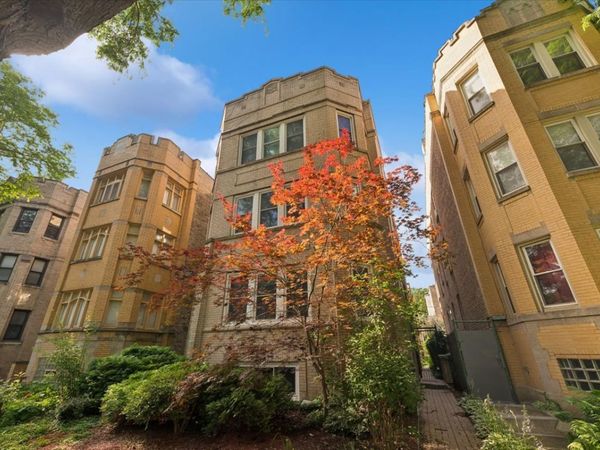 2215 W ARTHUR Avenue , Chicago, IL 60645
