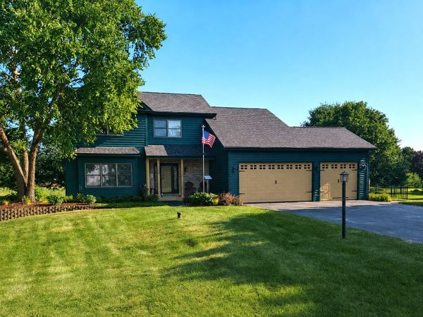 2313 S Hidden Trail, Spring Grove, IL 60081