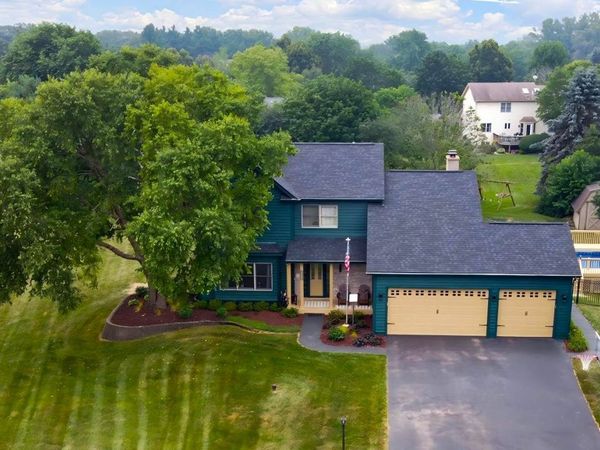 2313 S Hidden Trail, Spring Grove, IL 60081