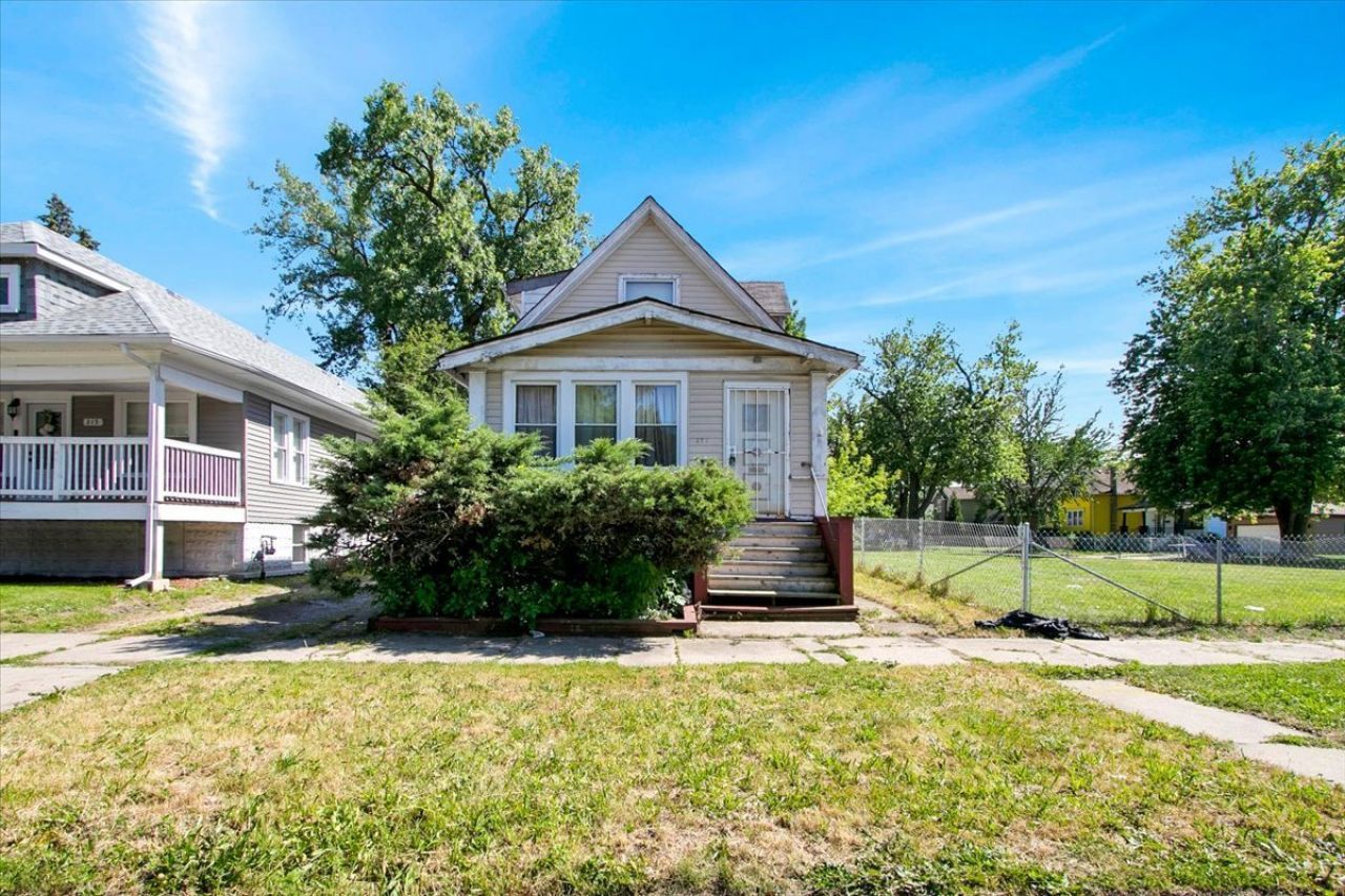 321 W 114th Street , Chicago, IL 60628