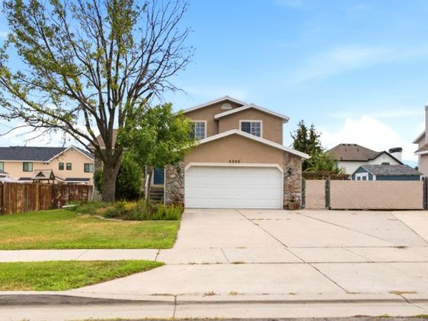 52555 S LEVEL DR W, Taylorsville, UT 84129