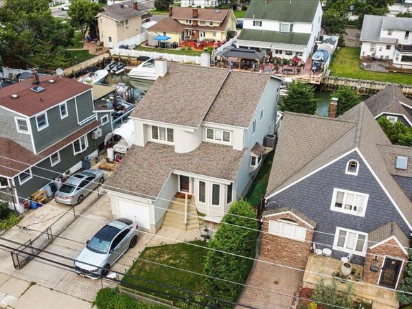 117 Gordon Place , Freeport, NY 11520