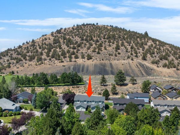 1926 NE Sams Loop, Bend, OR 97701