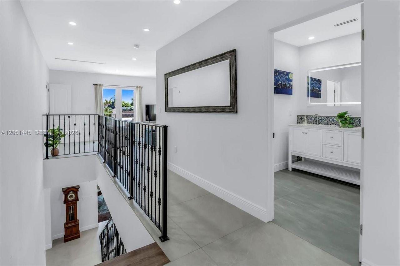 1636 SW 9th St , Miami, FL 33135 Photo