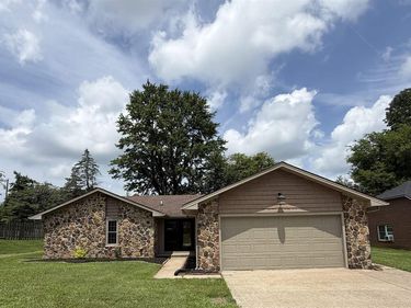 3735 Marseille Dr, Owensboro, KY 42303