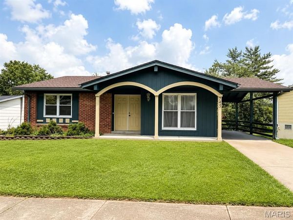 745 Woodrun Drive , Ballwin, MO 63021